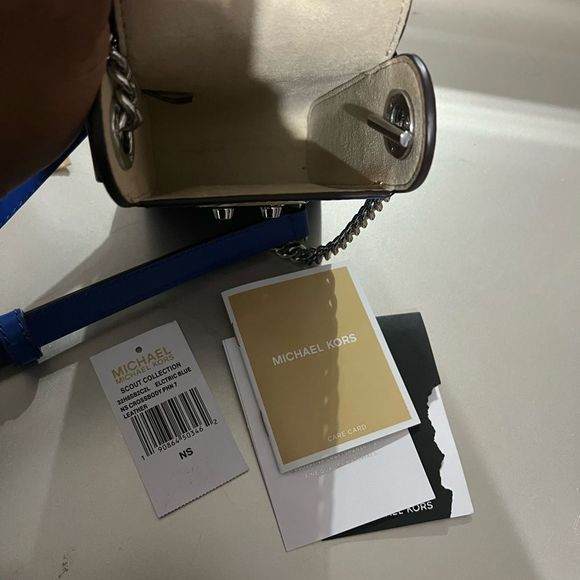 michael Kors Crossbody Bag - Picture 4 of 4